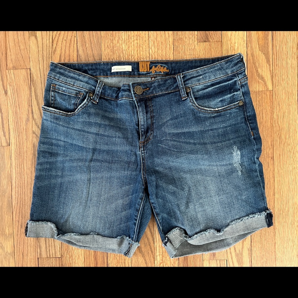 KUT- Katy boyfriend short. Like new EUC! Inseam-7inches. Size 14